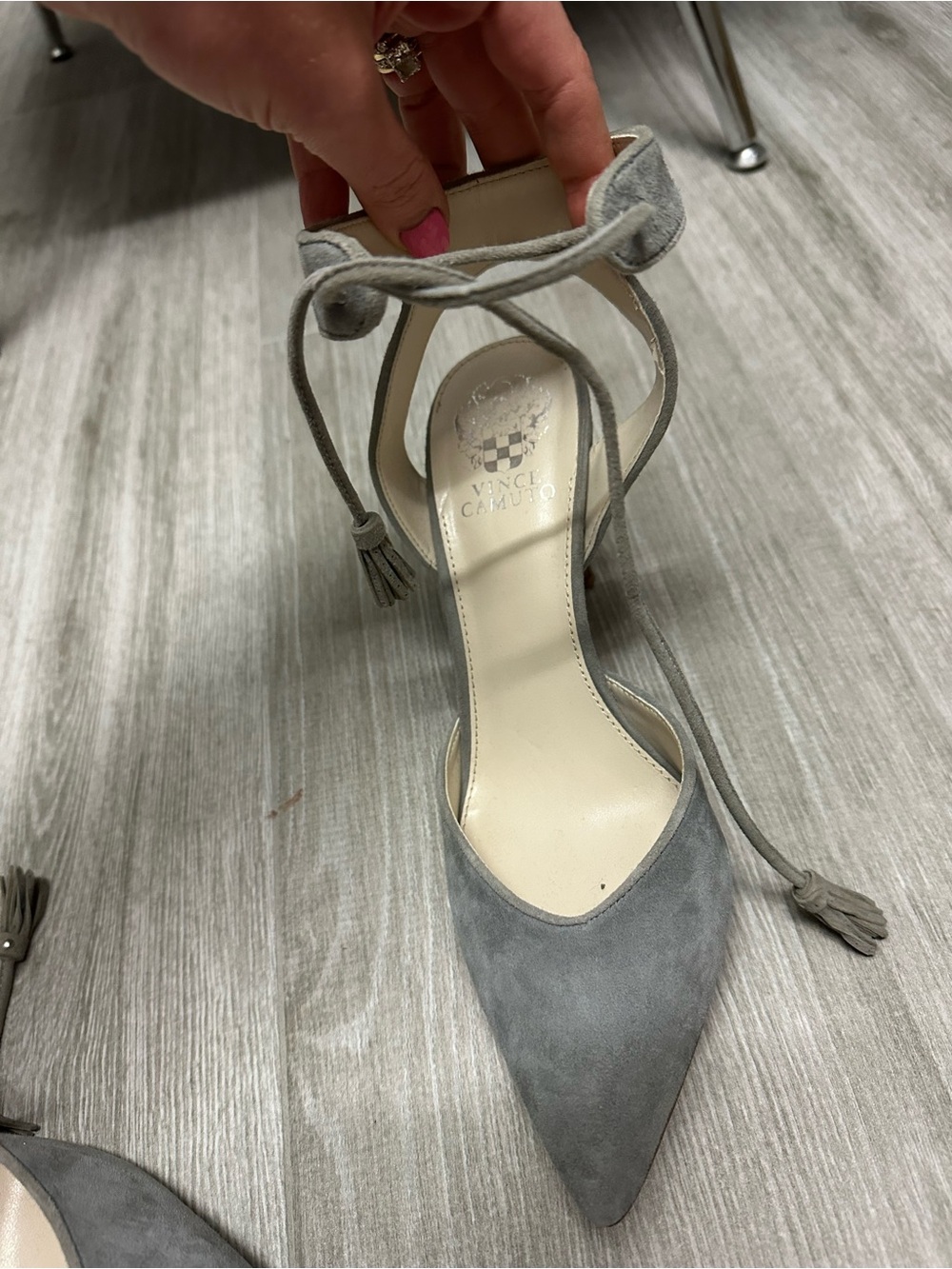 Vince Camuto grey heels - Picture 6 of 6
